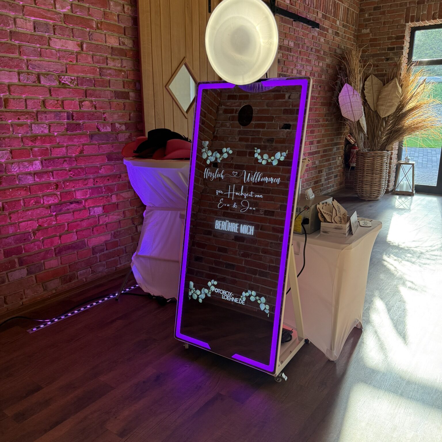 Fotospiegel von Fotobox Löhne / Magic Mirror / Fotospiegel Löhne